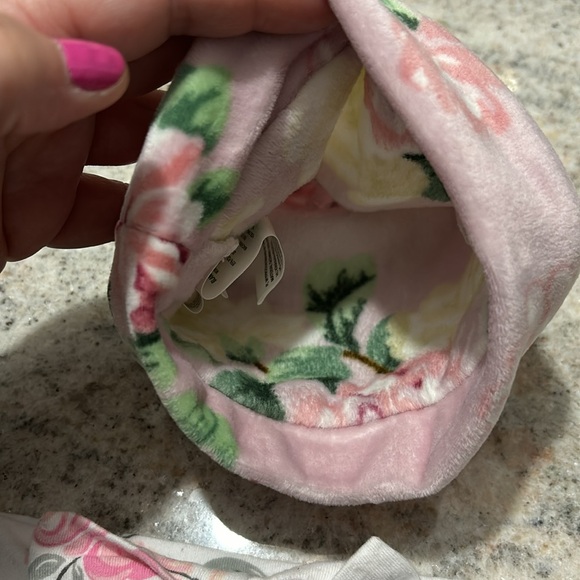 10/$30 Baby Accessories (0-24ms) - Picture 8 of 11